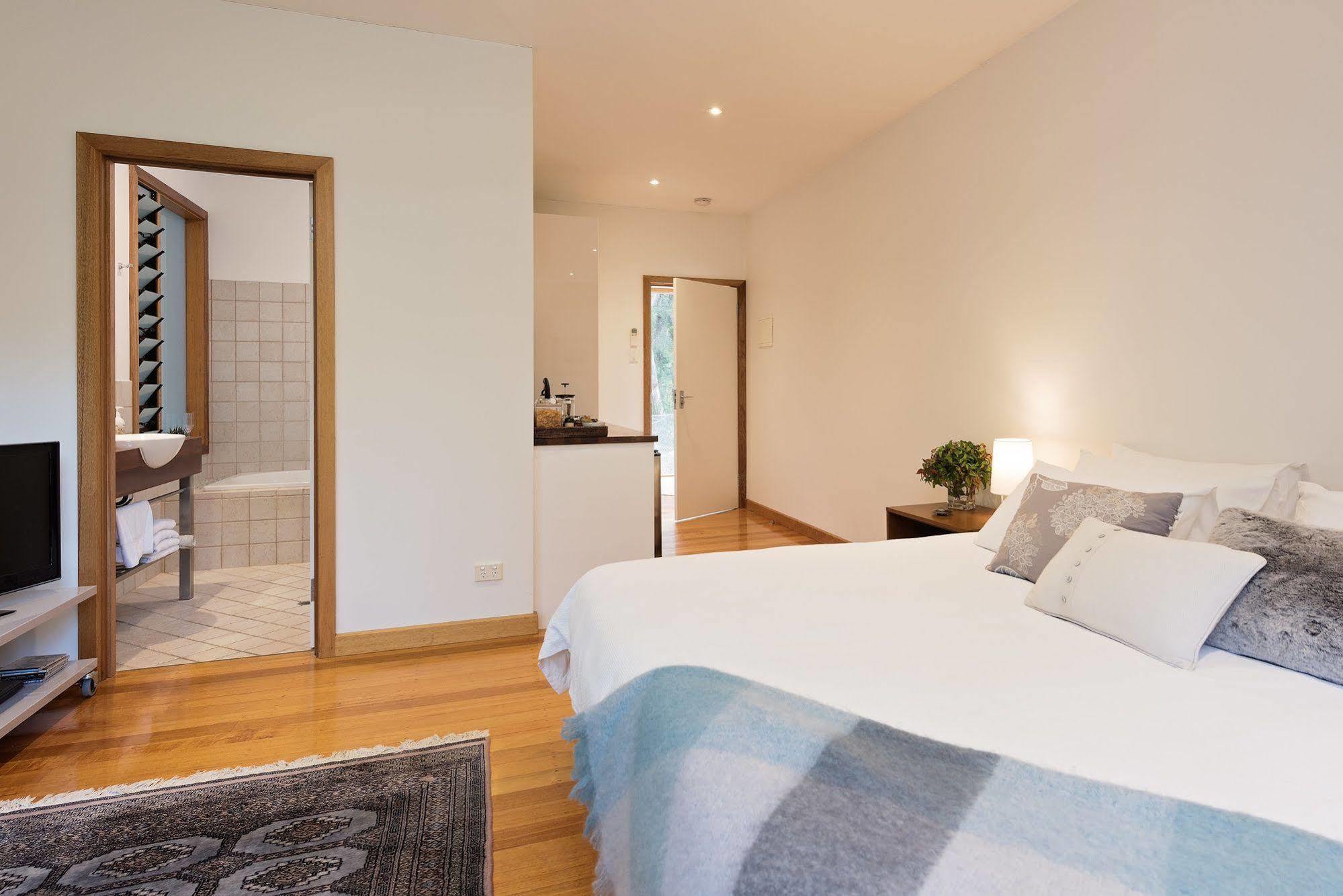 Cladich Pavilions Bed And Breakfast Aldgate Екстер'єр фото